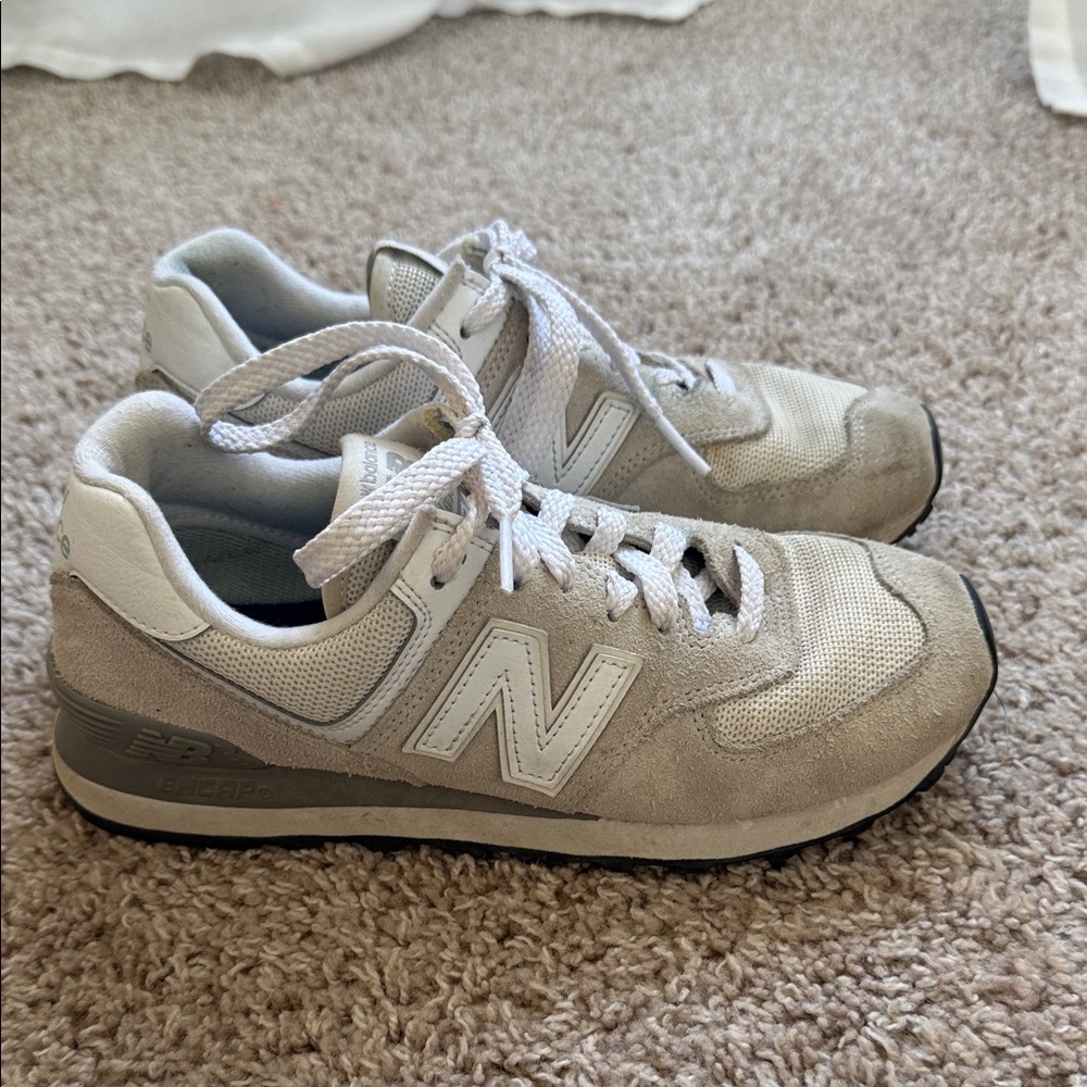 New Balance 574 retro Women's Sneakers - Gray and White